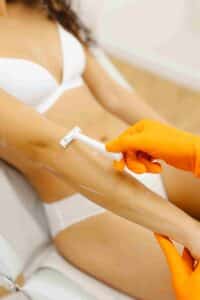 Depilación láser vs otros métodos de depilación: ¿Cuál es mejor?